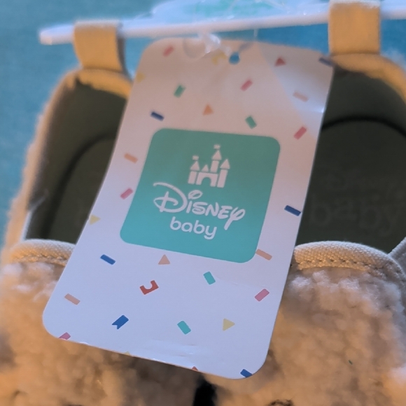 Disney Baby Winnie The Pooh Bear Slippers - Picture 2 of 5